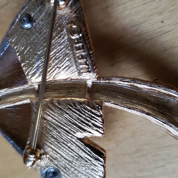 Vintage Mushroom lapel pin - Picture 3 of 3